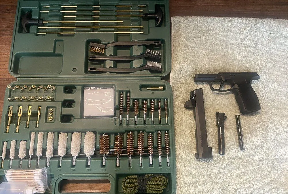 ThreePigeons™ Universal Gun Cleaning Kit for Guns